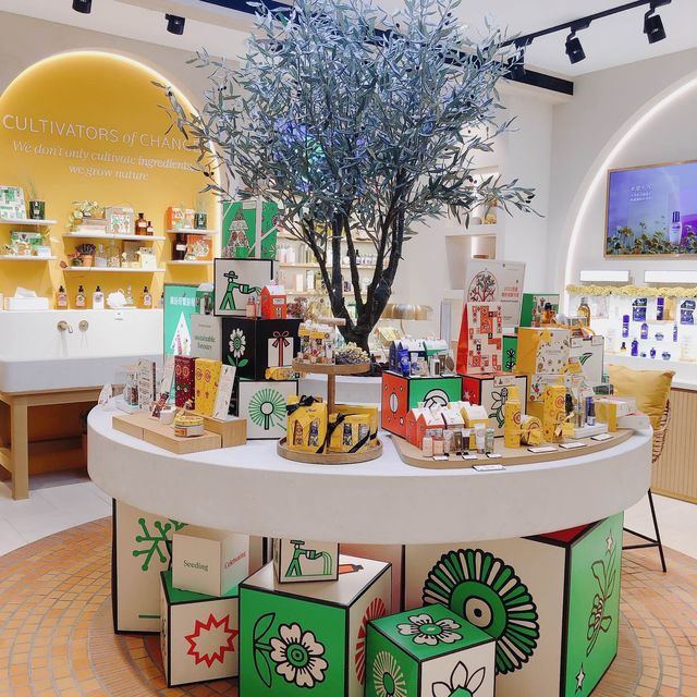 購物環境優美🧡💛🧼L'OCCITANE歐舒丹-忠孝門市 L'OCCITANE Zhongxiao Store