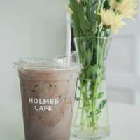 Holmes cafe