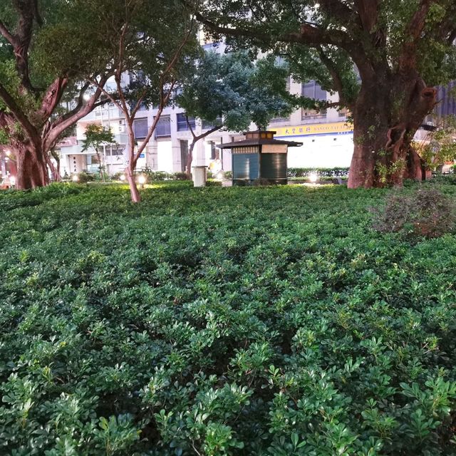 Jorge Alvarez Monument small Garden 