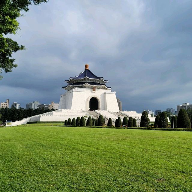 CHIANG KAI-SHEK MEMORIAL HALL, TAIPEI 