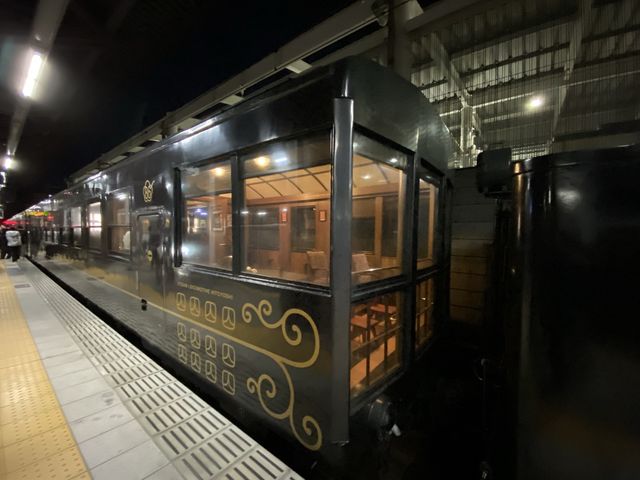2024年3月頃運転終了。車齢100年越え。日本で最も古い現役の蒸気機関車がけん引する列車『SL人吉』外装。