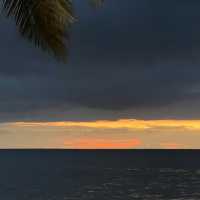 หนีงานมาติดเกาะสมุย