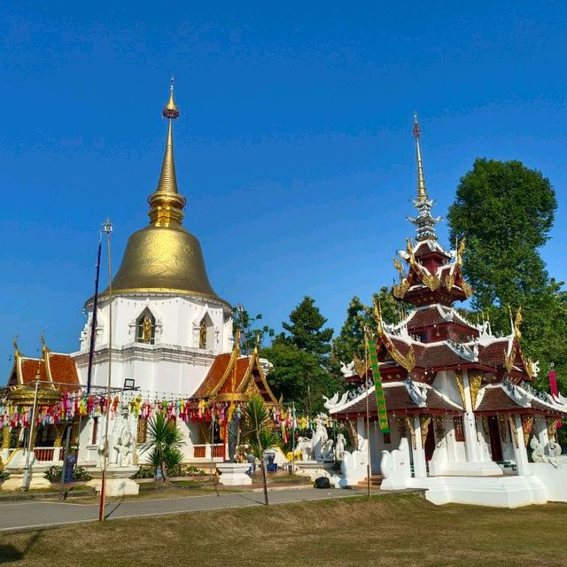 เที่ยวขอพรที่วัดป่าดาราภิรมย์กัน