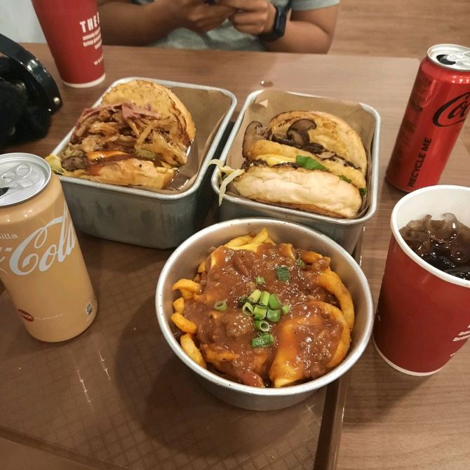 Burger craving at Woodfire TTDI Kuala Lumpur Travelogues