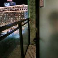 宜蘭礁溪誠闊渡假飯店四人房介紹（浴室拉簾發霉）