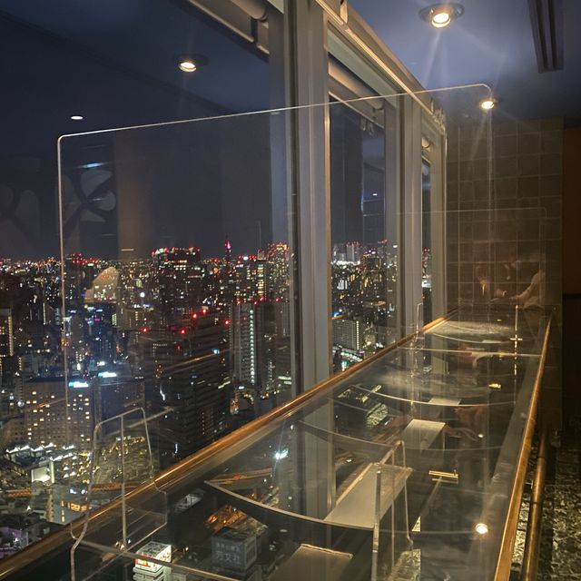 【東京】空に浮かんでいるようなスカイラウンジで味わう至福の一杯