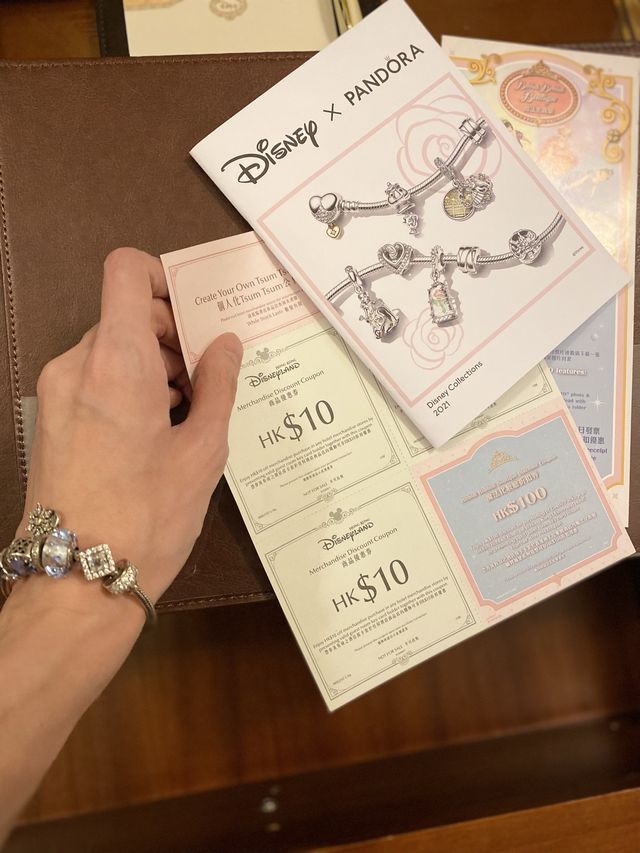 Staycation at 香港迪士尼樂園酒店