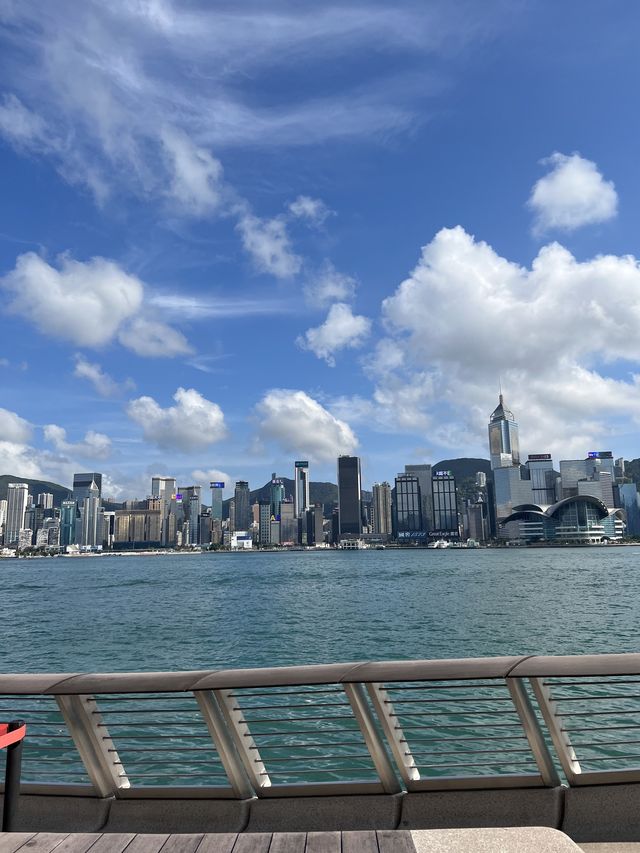 晴空萬里的尖沙嘴海濱