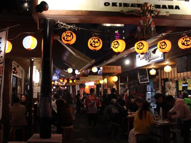 국제거리 포장마차촌에서 센과치히로 감성