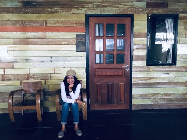 THE 8 FACTORY HOSTEL