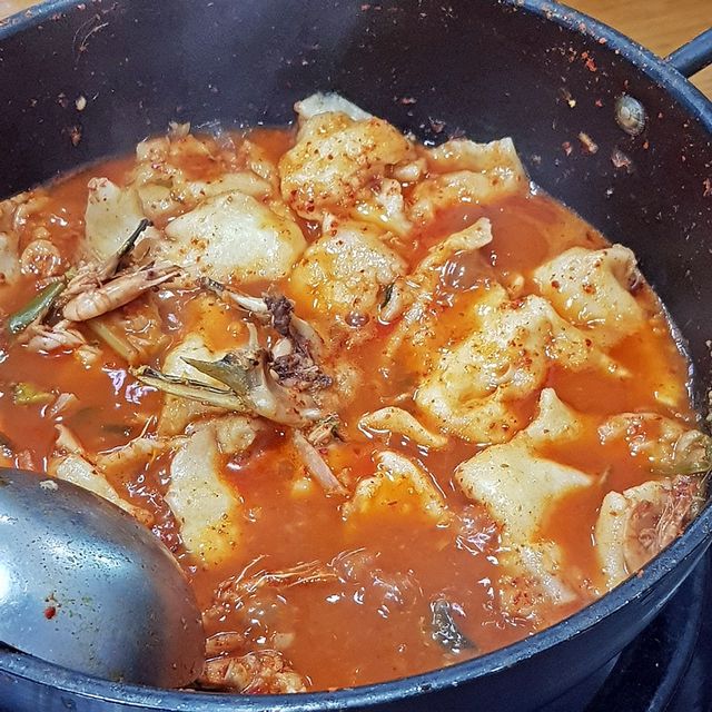 파주 민물 매운탕 맛집. 원조두지리매운탕