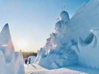 SNOW SCULPTURES & STUNNING SUNSET 