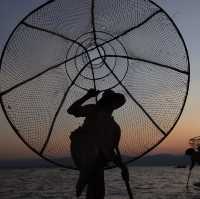 緬甸獨腳夫 出沒茵萊湖