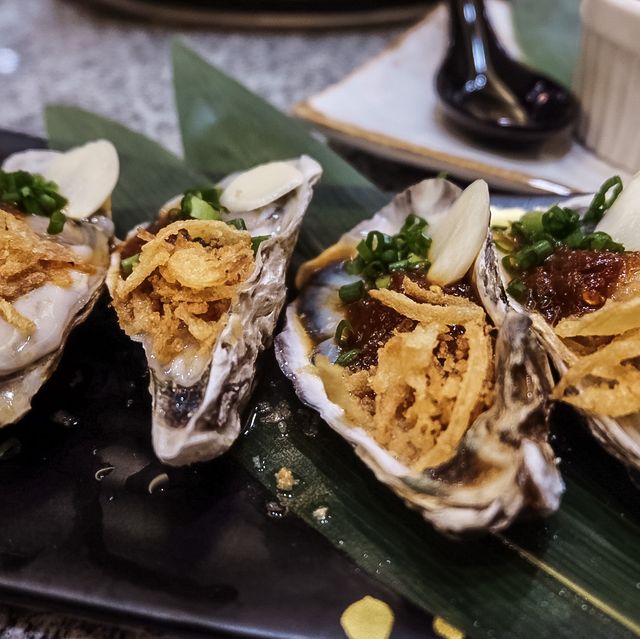 ทั้งกุ้งมังกร เนื้อ ซูชิ เลือกไม่ได้ก็กินทุกอย่าง