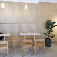 簡約木系中式Cafe