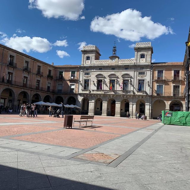 Avila เมืองกำแพงสวย