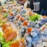 수요일엔 큰 야시장으로 변신 “Kad Farang Village”