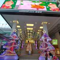 尖沙咀海港城大型打卡聖誕客運站