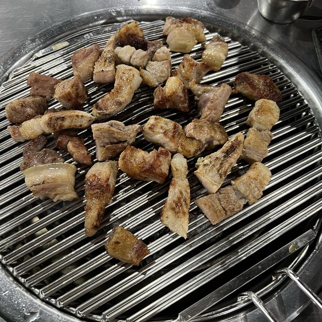 [제주 서귀포 맛집] 흑돼지가 무한리필? "흑돈퍼주는집"