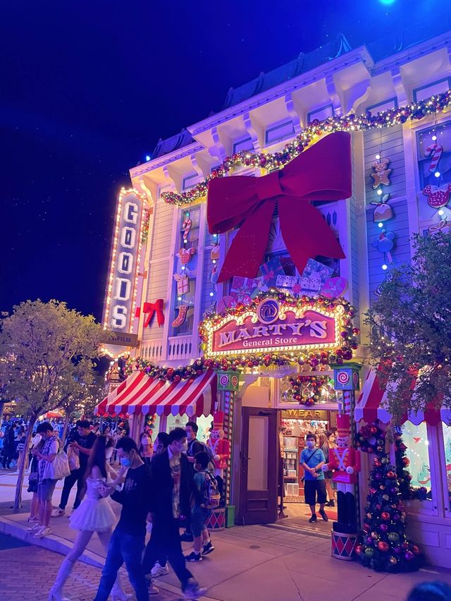 迪士尼奇妙聖誕🎄全新音樂煙花表演配飄雪景色❄️