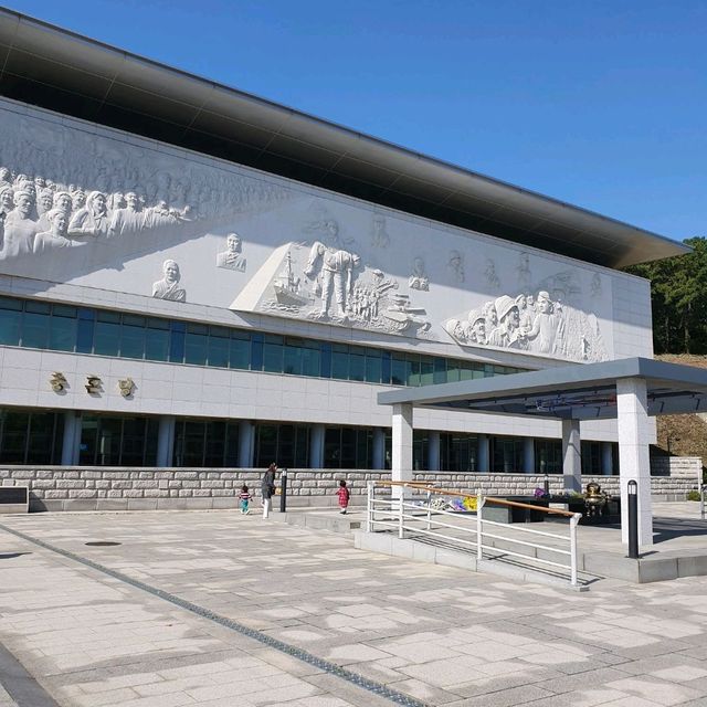 전쟁영웅들을 모셔둔 곳 현충원