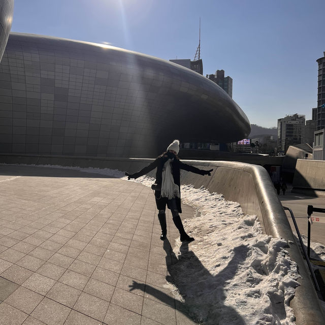 A walk in DDP DONGDAEMUN DESIGN PLAZA