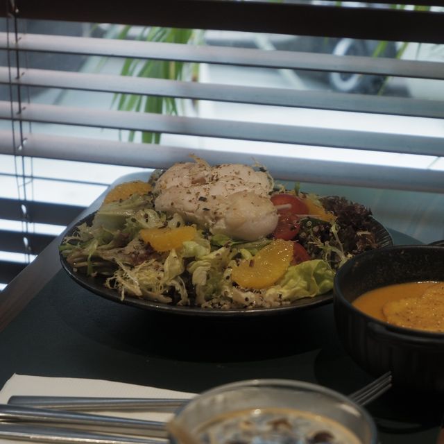日式洋食樓上café，享受田園健康餐 