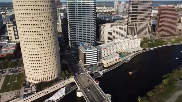 Beautifully located Aloft by the Riverwalk