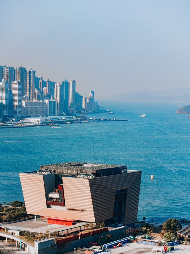 Three years after passing the level, I finally moved into this Victoria Harbour sea view hotel. Three years after passing the level, I finally moved into this Victoria Harbour sea view hotel.