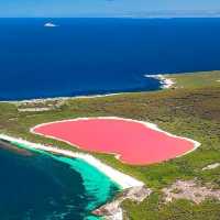 LAKE HILLIER, AUSTRALIA