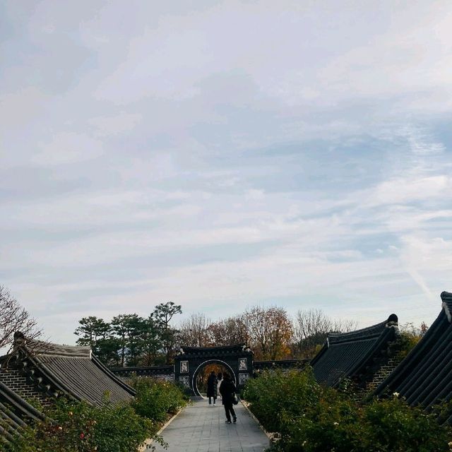 곳곳에 한옥이 심어져 있는 전주 수목원