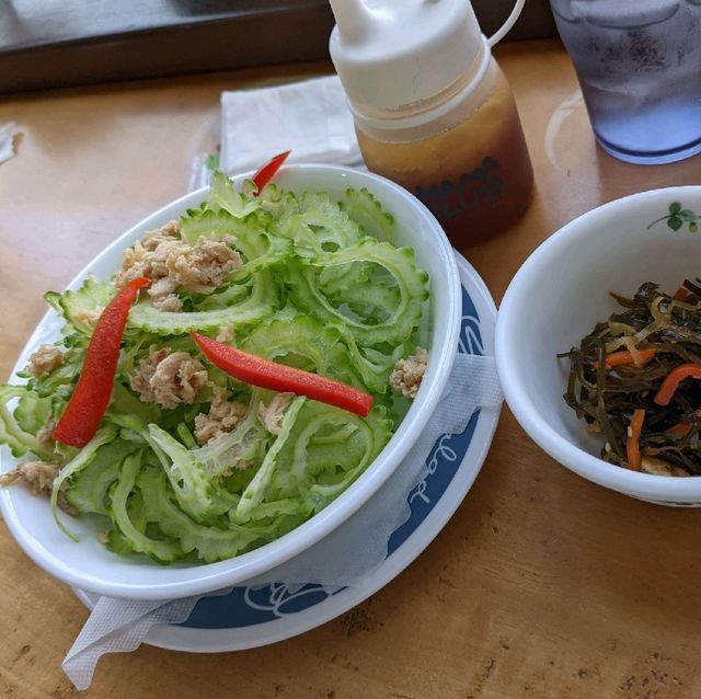 与那国空港のレストランでカジキの漬け丼
