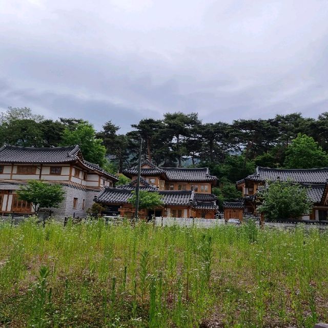 북한산과 한옥마을 조화로움 매력적 '은평한옥마을'