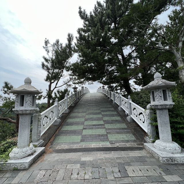 Take pictures with iconic bridges at Jeju 