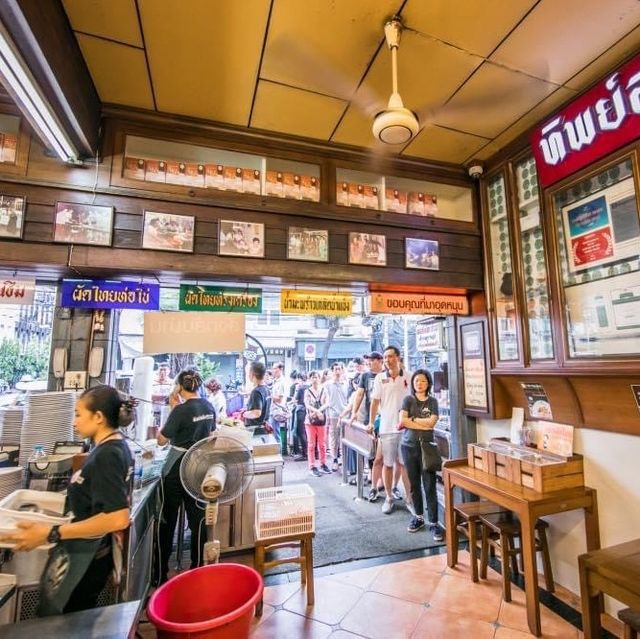 Street Food in the old Bangkok city 