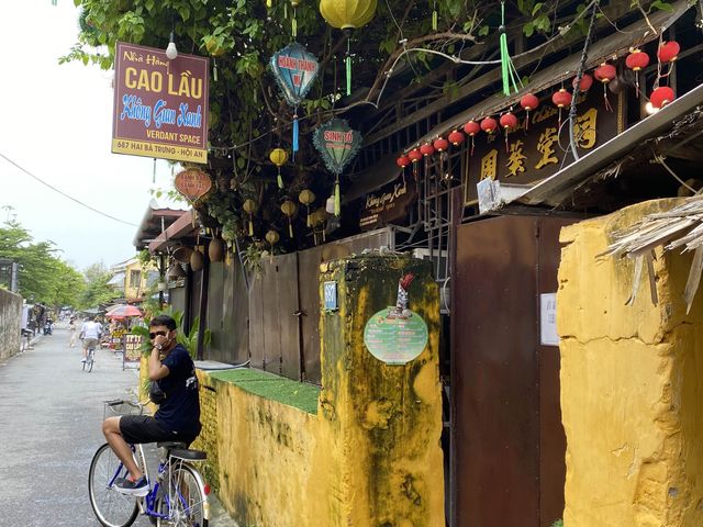 exploring beautiful Old Town of Hoi An