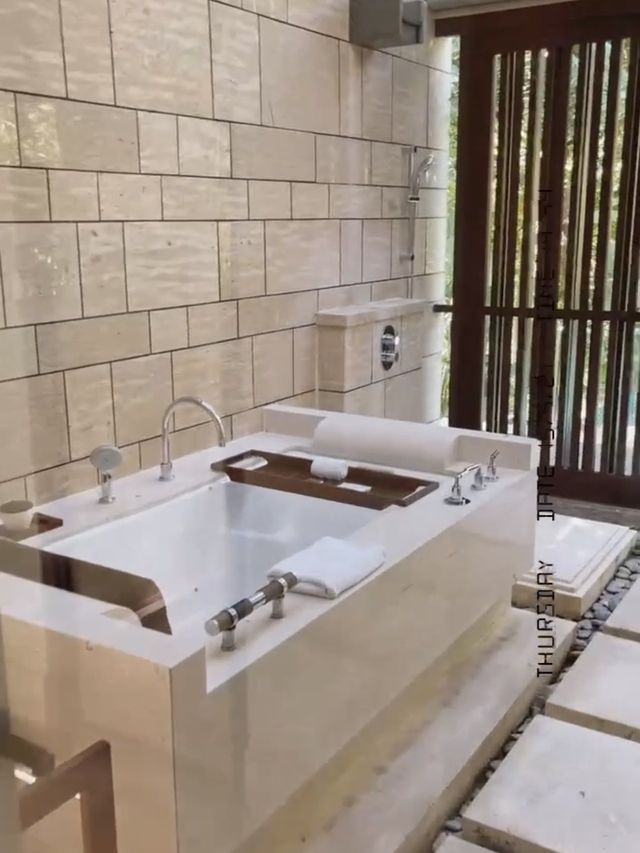 Ritz Carlton Bali - Pool Pavilion Villa