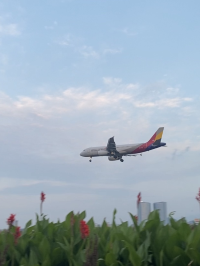 [제주] 머리 위로 비행기가 슝 ✈️, 카페 그라나다