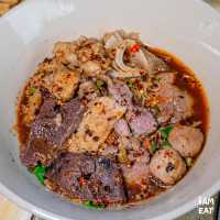 ก๋วยเตี๋ยวเรือแท้สุดแซ่บเข้มข้นจัดจ้านย่านนนทบุรี