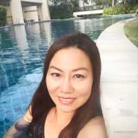 รร.สวยหรู อาหารเช้าอร่อย สระว่ายน้ำล้อมรอบห้องพัก