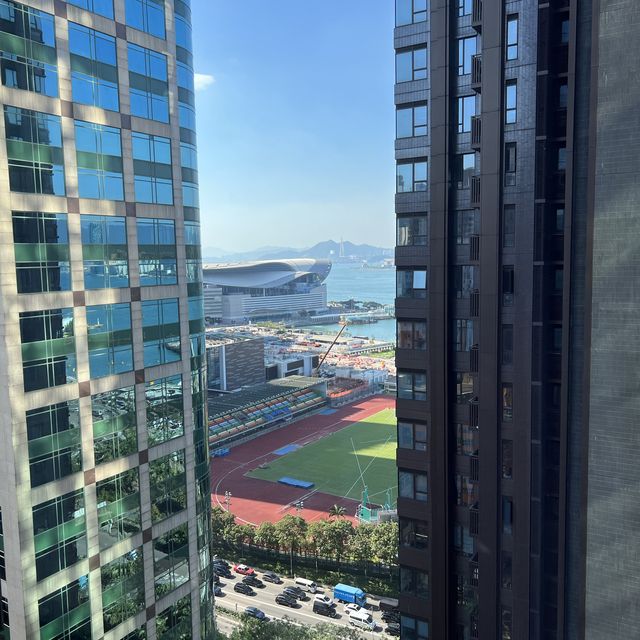 城市中帶一點復古的房間