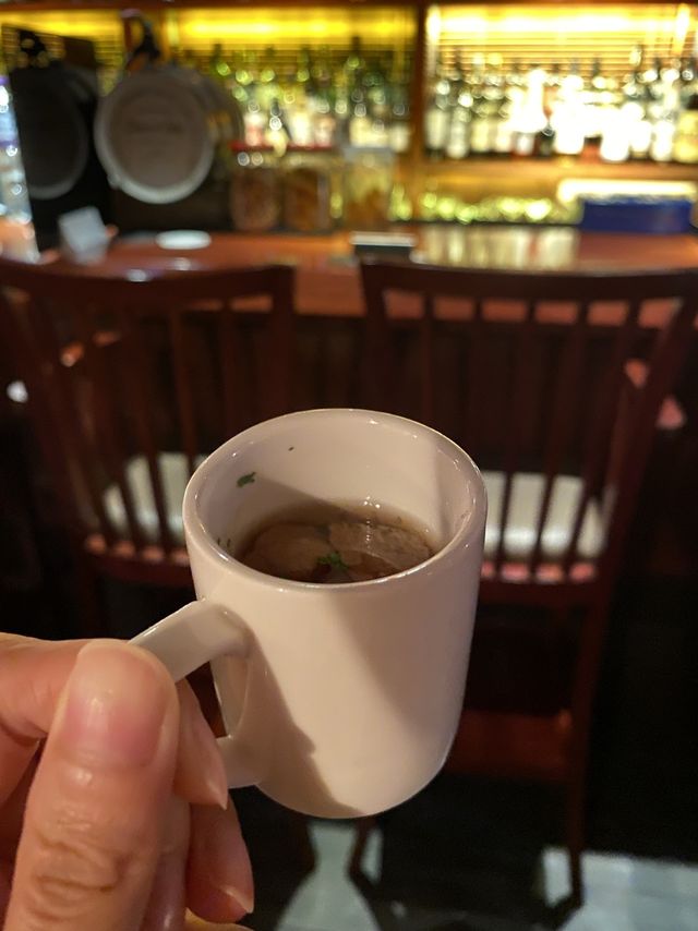🦁 假裝飛了日本 ｜隱世樓上Whisky Bar
