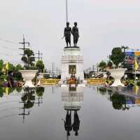 อนุสาวรีย์ท้าวเทพกระษัตรี ท้าวศรีสุนทร