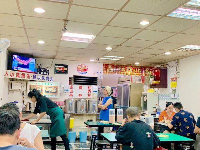 士林夜市裡面的人氣越南料理｜越南祥記美食
