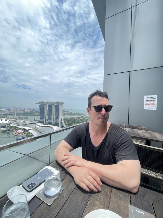 Sunday roast & beer with a view of MBS 🇸🇬