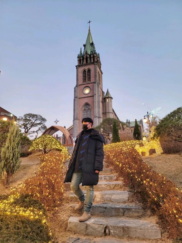 크리스마스 시즌엔 야경이 아름다운 명동성당으로⛪️