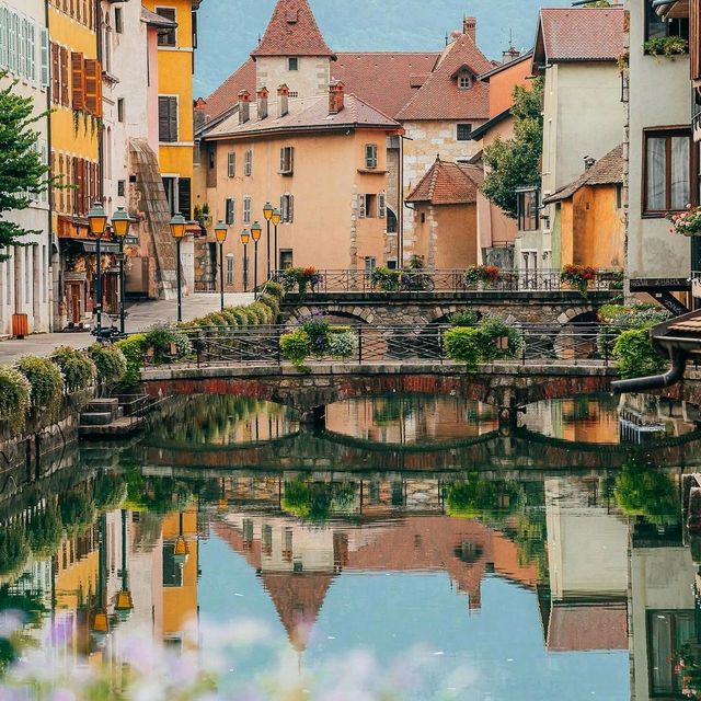 MORNING STROLL in the Old Town Of Annecy