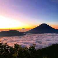 SI KUNIR : DIENG