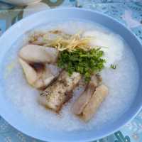 ร้านโจ๊กเจ๊ออย ตลาดเช้าอัศวิน