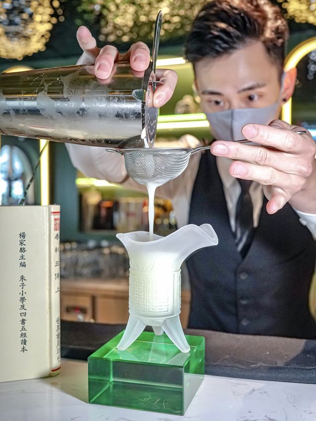 雞尾酒中藏古典，食個午餐過新年